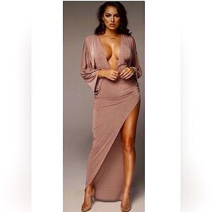 NWT JLUXLABEL Mauve Plunge Dress